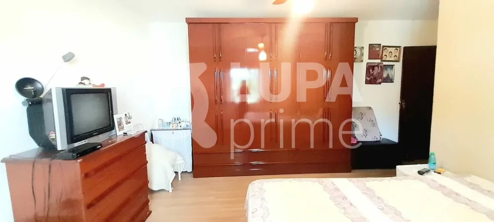 Casa, 4 quartos, 259 m² - Foto 1
