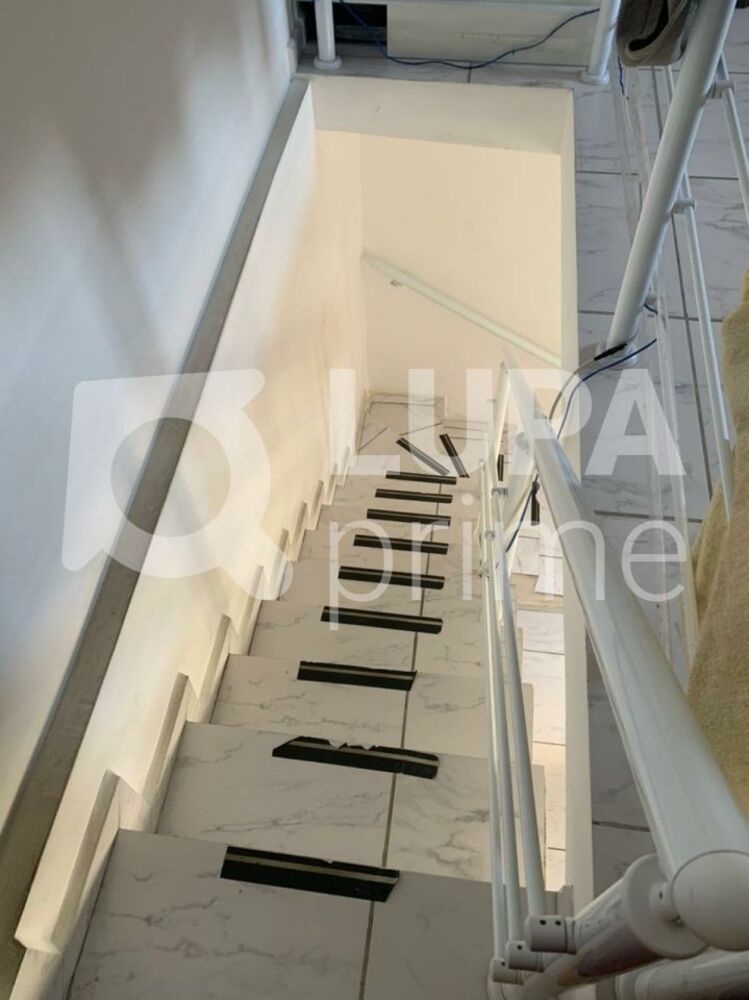 Casa à venda com 3 quartos, 100m² - Foto 4