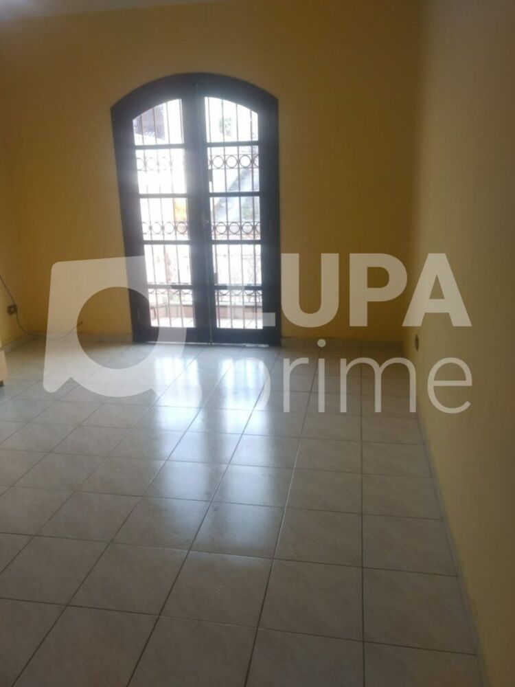 Casa à venda com 4 quartos, 250m² - Foto 1