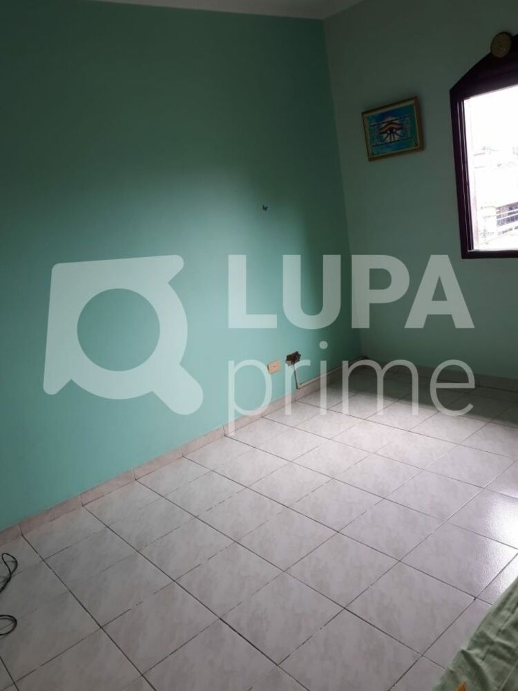 Casa à venda com 4 quartos, 250m² - Foto 2