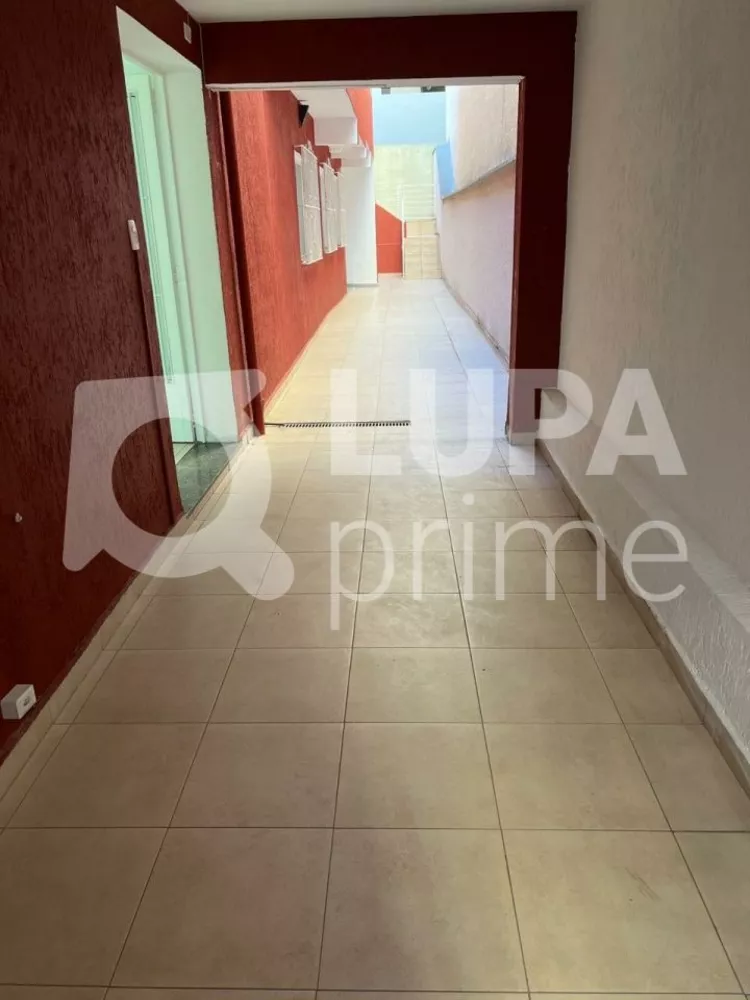 Casa Comercial para alugar com 4 quartos, 254m² - Foto 4