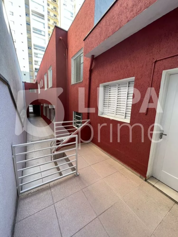 Casa Comercial para alugar com 4 quartos, 254m² - Foto 1