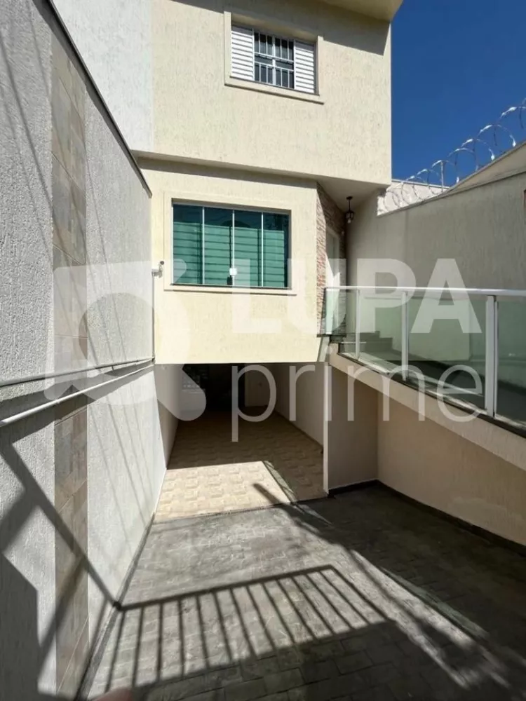 Casa para alugar com 3 quartos, 140m² - Foto 2