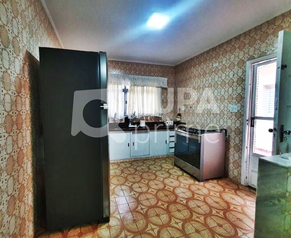 Casa à venda com 3 quartos, 202m² - Foto 4