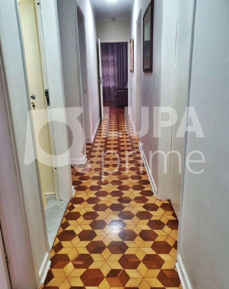 Casa à venda com 3 quartos, 202m² - Foto 1