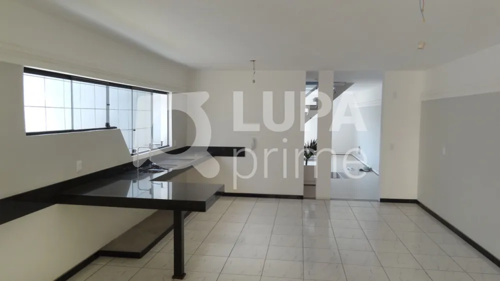 Casa, 3 quartos, 288 m² - Foto 3
