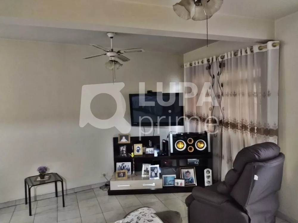 Casa à venda com 5 quartos, 250m² - Foto 3