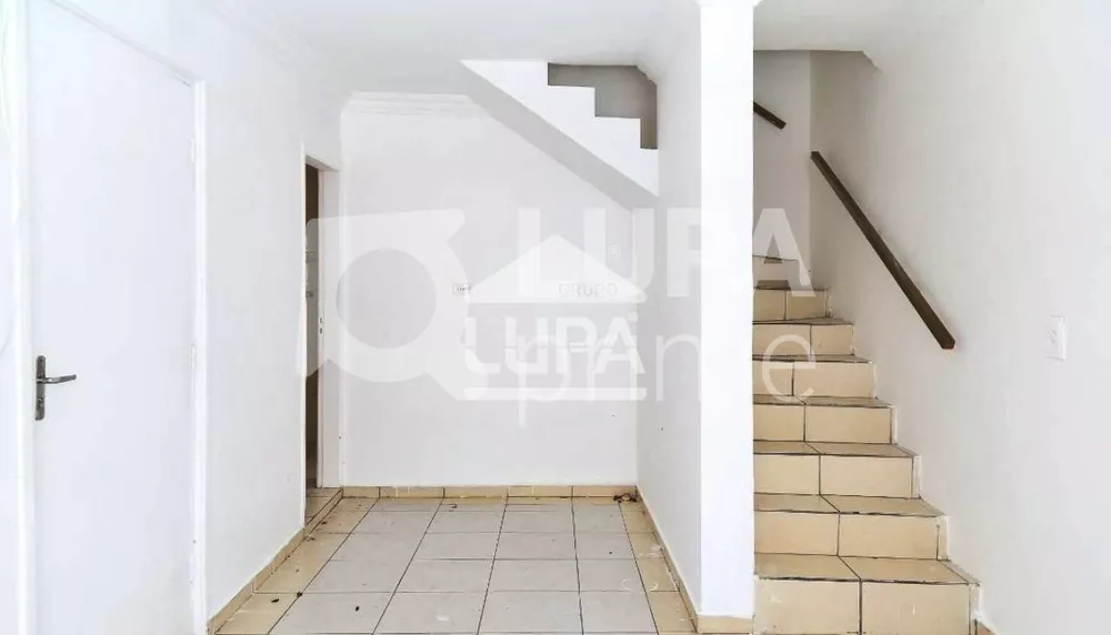 Casa para alugar com 2 quartos, 90m² - Foto 2