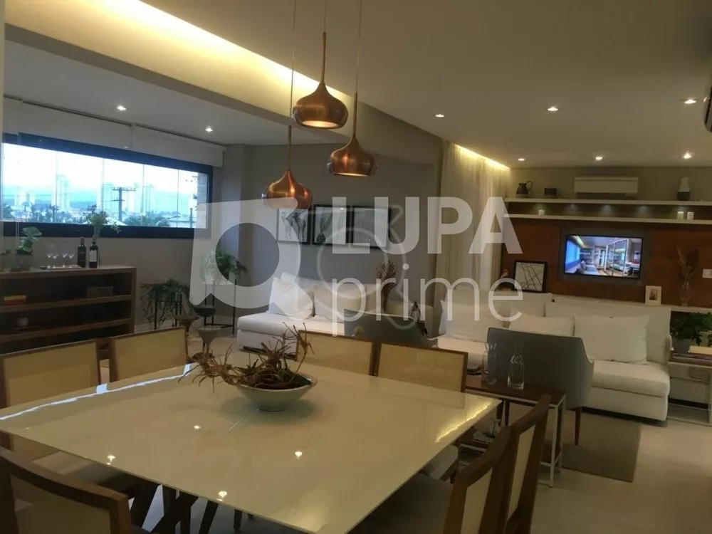 Apartamento à venda com 3 quartos, 153m² - Foto 2