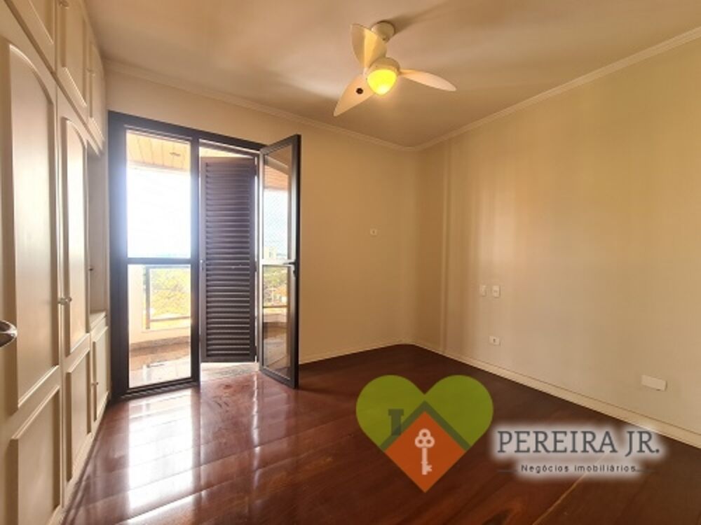 Apartamento, 3 quartos, 243 m² - Foto 2