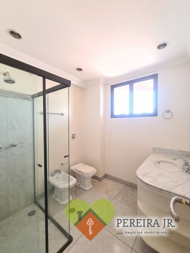 Apartamento, 3 quartos, 243 m² - Foto 1