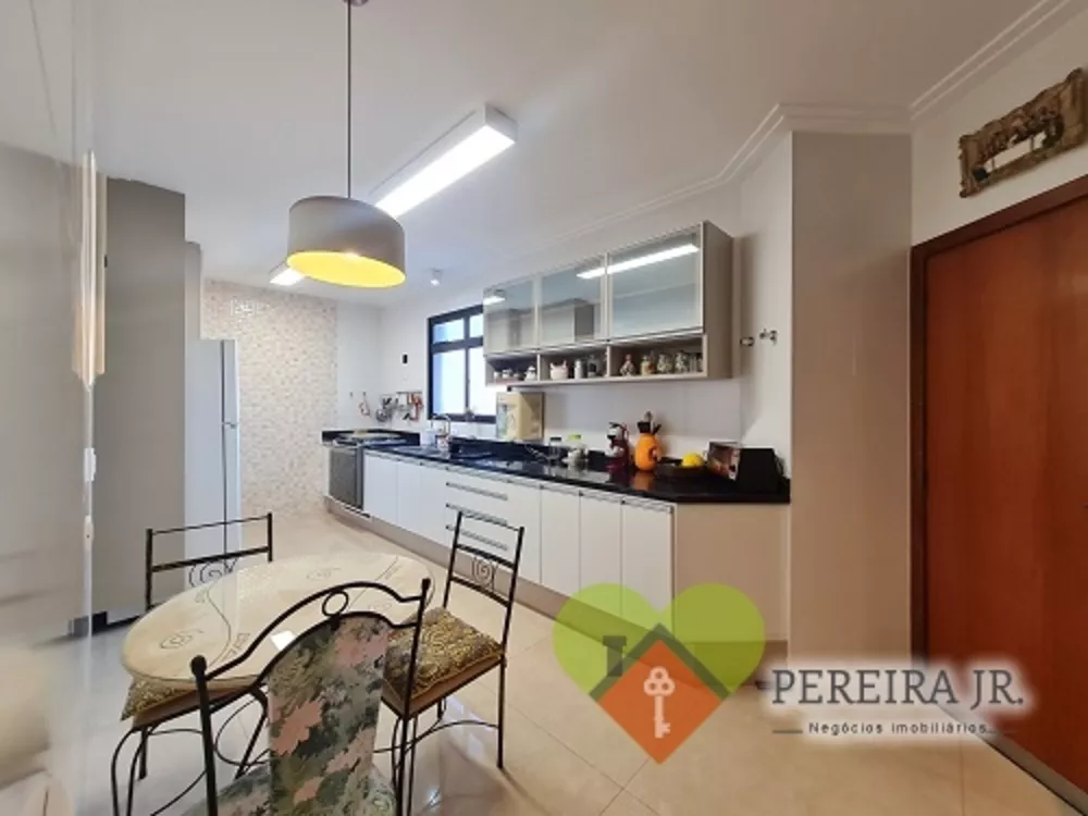 Apartamento à venda com 5 quartos, 221m² - Foto 8