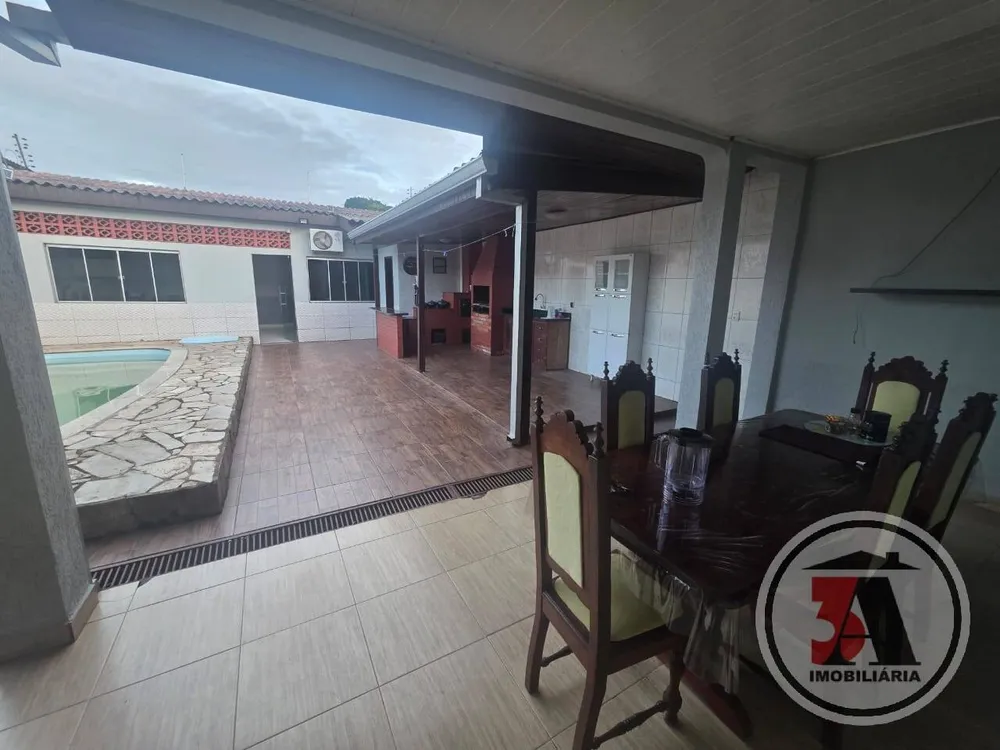 Casa, 4 quartos, 220 m² - Foto 1