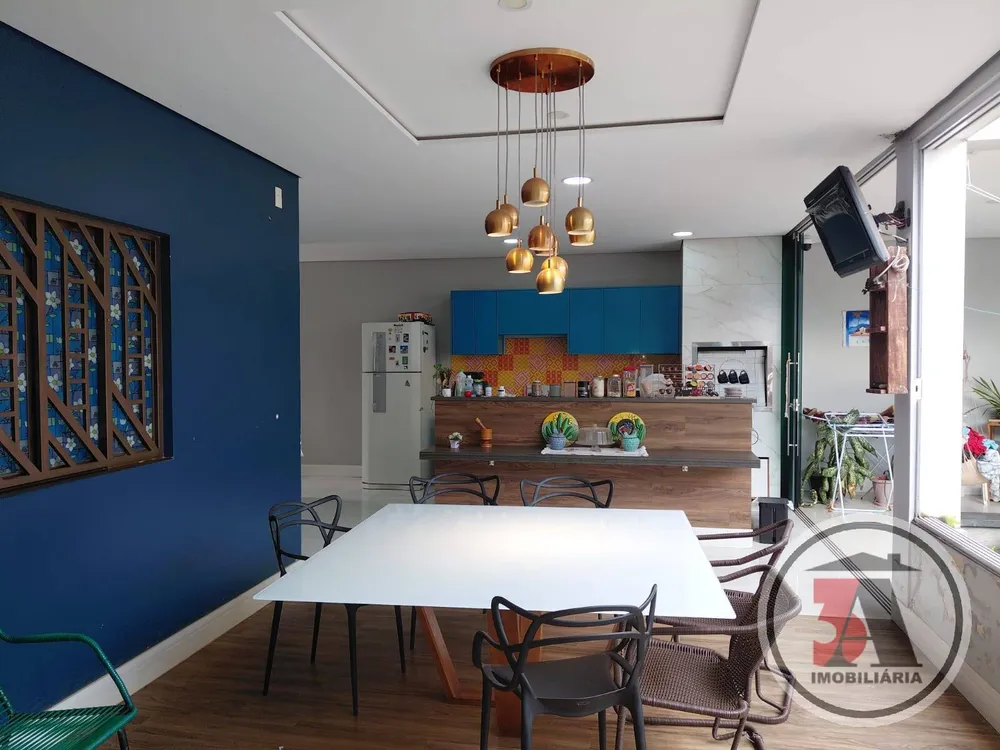 Casa, 3 quartos, 220 m² - Foto 1