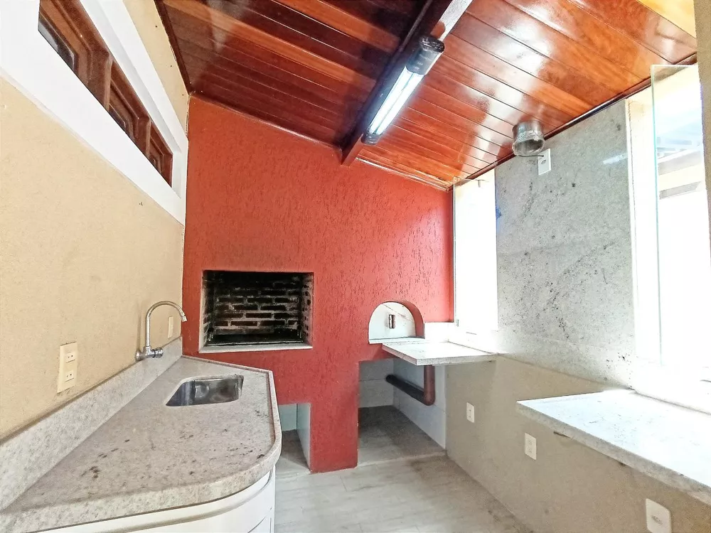 Casa de Condomínio à venda com 4 quartos, 400m² - Foto 2