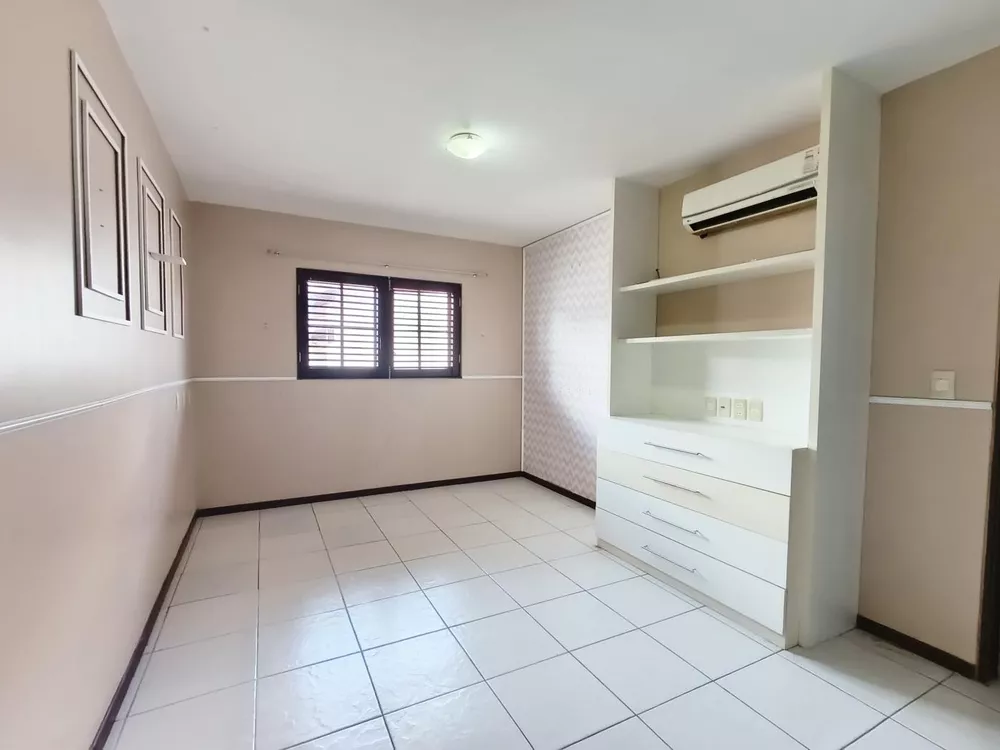 Casa de Condomínio à venda com 4 quartos, 400m² - Foto 11