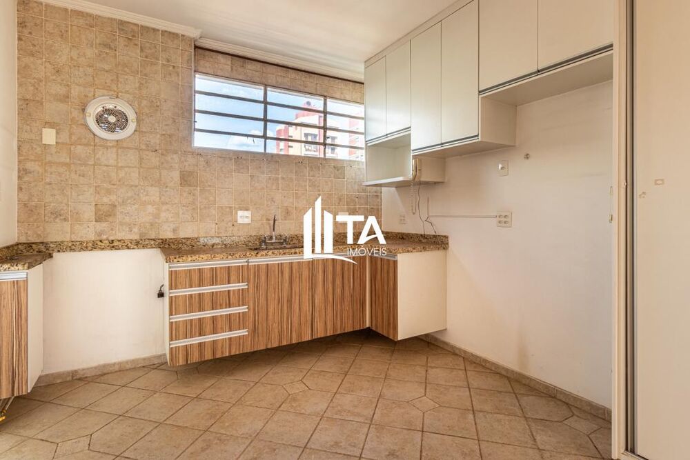 Apartamento à venda com 3 quartos, 127m² - Foto 2